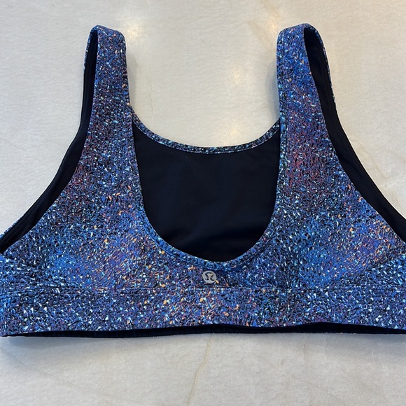 Lulu sports bra - Picture 3 of 5